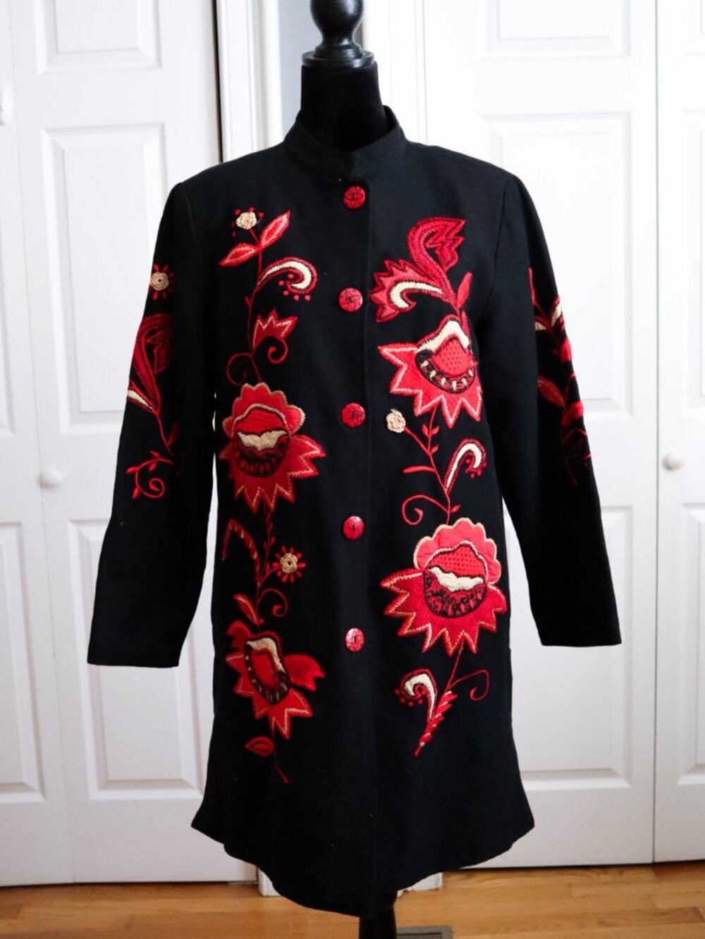 Indigo Moon Embroidered Statement Jacket Sz M Red Black Floral Design Lagenlook